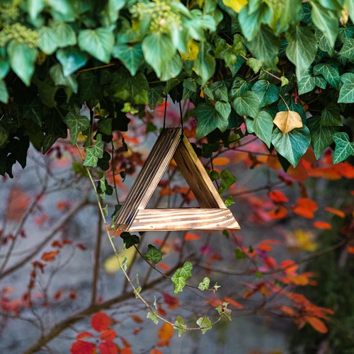 Futterhäuschen für Vögel, aus Holz, dreieckig - 11 ['Futterhäuschen für Vögel', ' Futterhaus für Vögel', ' Fütterung von Vögeln', ' Futterhäuschen aus Holz', ' geflammtes Futterhäuschen']