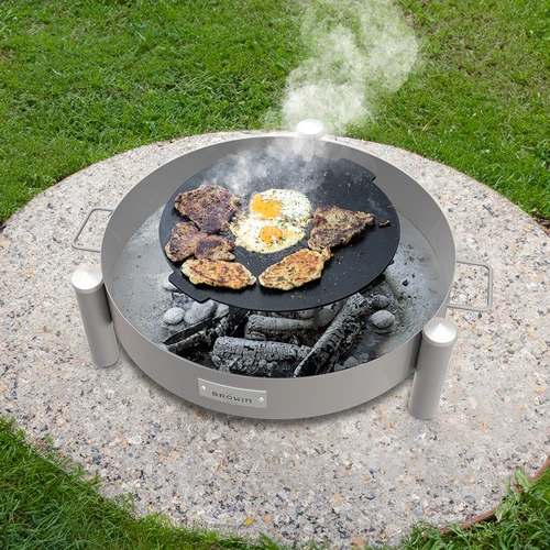 Grillpfanne, aus Gusseisen, Durchmesser 44 cm - 13 ['Gusseisenpfanne', ' Grillpfanne', ' große Gusseisenpfanne', ' aufhängbare Pfanne', ' Pfanne auf Füßen', ' Grillen', ' Gusseisen zum Grillen', ' Pfanne für den Dreibeingrill', ' Grillen in Gefäßen aus Gusseisen', ' attraktives Grillen', ' universelle Gusseisenpfanne', ' Set zum Grillen', ' was als Geschenk', ' anders Grille', ' Grillparty']