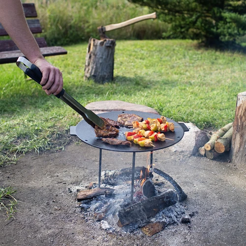 Grillpfanne, aus Gusseisen, Durchmesser 44 cm - 15 ['Gusseisenpfanne', ' Grillpfanne', ' große Gusseisenpfanne', ' aufhängbare Pfanne', ' Pfanne auf Füßen', ' Grillen', ' Gusseisen zum Grillen', ' Pfanne für den Dreibeingrill', ' Grillen in Gefäßen aus Gusseisen', ' attraktives Grillen', ' universelle Gusseisenpfanne', ' Set zum Grillen', ' was als Geschenk', ' anders Grille', ' Grillparty']