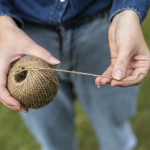 Juteschnur 1,5 mm / 100 m / 100 g - 6 ['Schnur aus Jute', ' Juteschnur', ' Schnur für Tomaten', ' Schnur für Gurken', ' natürliche Schnur', ' Ökoschnur', ' Schnur für Makramee', ' Bindschnur', ' Schnur zum Basteln']