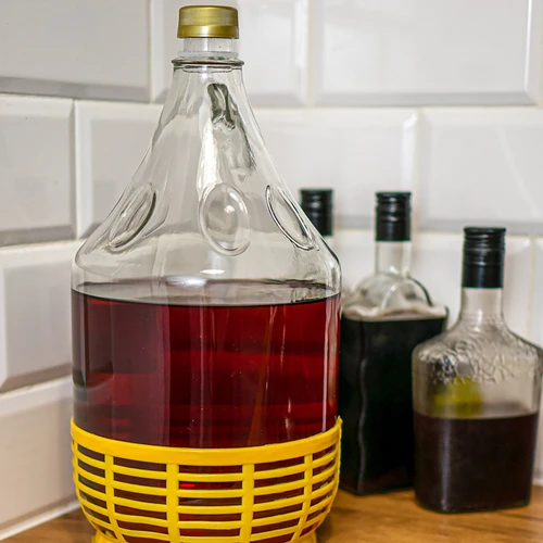 Korbflasche 5 L, Dame mit einem Schraubverschluss - 4 ['Weinballon', ' Ballon für Wein', ' Weinflasche', ' Flasche für Wein', ' Ballon für Wein 50 l', ' Ballon für Wein 50 l Castorama', ' Wein Ballon', ' Wein Ballon Castorama', ' Weinballon in Bast', ' Weinballon im Bastkorb ']