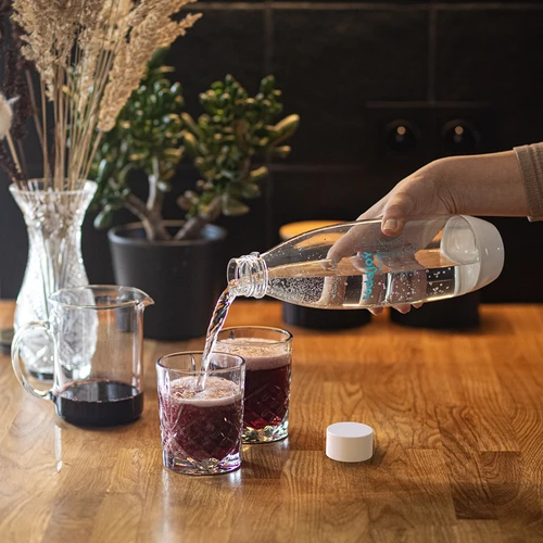 Mehrwegflasche für SodaJoy - 7 ['Mehrwegflasche', ' Mehrwegflasche für SodaJoy', ' Gerät zur Sättigung von Getränken mit Kohlensäure', ' Patronen für Geräte zur Sättigung von Getränken mit Kohlensäure', ' Patrone für Geräte zur Sättigung von Getränken mit Kohlensäure', ' Gerät zur Sättigung von Getränken mit Kohlensäure für zuhause', ' wie mache ich Sprudelwasser', ' welcher Siphon für Sprudelwasser', ' Prosecco', ' Prosecco-Weine', ' kohlensäurehaltige Getränke', ' Maschine zur Sättigung von Getränken mit Kohlensäure', ' kohlensäurehaltiger Wein', ' Wein mit Sprudelwasser', ' Sättigung von Wein mit Kohlensäure', ' Sprudelwasser', ' Sprudelwasser zuhause', ' Siphon für Sprudelwasser', ' woher kommt Sprudelwasser', ' Sättigung von Wasser mit Kohlensäure zuhause', ' Sättigung mit Kohlensäure']