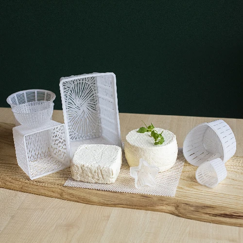 Quadratische Käselaibform 11x11x8,5cm 500 g - 5 ['Käseform Quadrat', ' Käseform quadratisch', ' Form für Käse', ' Formen für Käse', ' hausgemachte Käse']