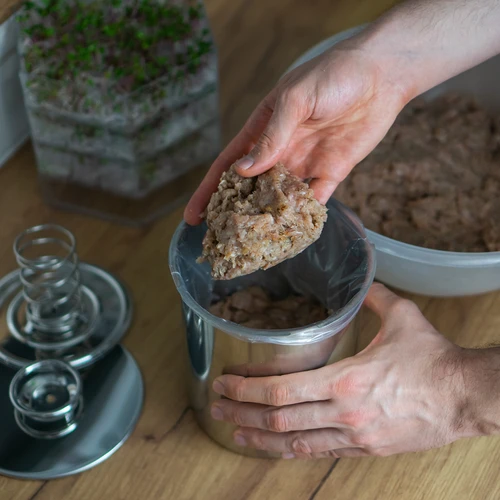 Rostfreier Schinkenkocher, 3 kg - 11 ['browin schinkenkocher', ' schinkekocher', ' Rezepte aus dem Schinkenkocher', ' aus dem Schinkenkocher', ' Gerichte aus dem Schinkenkocher', ' wie funktioniert ein Schinkenkocher', ' Schinken aus dem Schinkenkocher', ' Wurst aus dem Schinkenkocher', ' Schinkenkocher für Vegetarier', ' aus dem Schinkenkocher für Kinder', ' gesundes Fleisch', ' gesunde Fleischprodukte', ' ohne Konservierungsstoffe', ' Schinkenkocher 1', '5 kg', ' Schinkenkocher 3 kg']