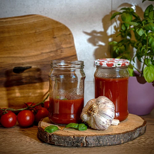 Schraubverschlüsse mit Tomatenmuster 66/4 10 St. - 9 ['weißer Schraubverschluss', ' buntes Tomatenmuster', ' Pasteurisierung', ' Kontrolle des Prozesses', ' Aufbewahrung', ' Größe fi Tomaten 66', ' Dekoration der Speisekammer', ' Schraubverschlüsse für die Pasteurisierung', ' Schraubverschlüsse Gemüse', ' Schraubverschlüsse Tomaten']