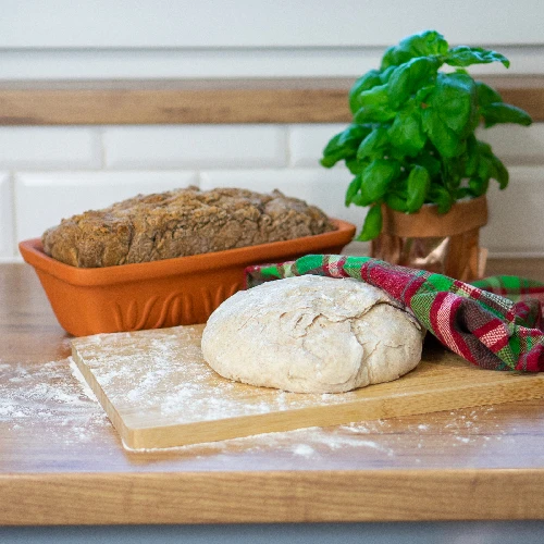 Tonbräter 2 L - 3 ['zum Braten von Fleisch', ' zum Backen von Brot', ' Tontopf', ' Backen ohne Anbrennen', ' fettfrei kochen', ' gesund kochen', ' als Geschenk', ' zum Muttertag', ' für Kuchen']