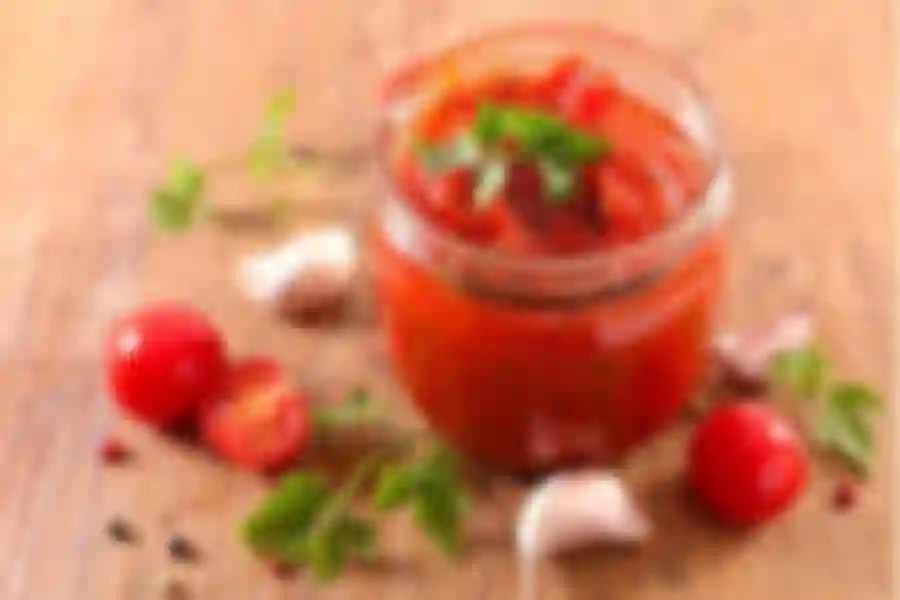 Browin Przepiśnik - Tomatensauce in Gläsern